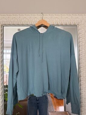 Beyond Yoga Cropped Thin Hoodie